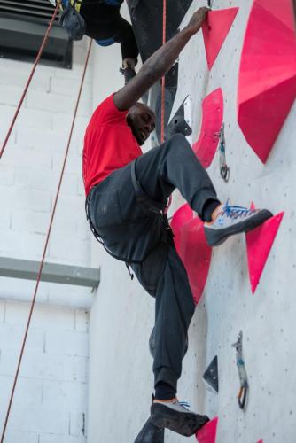 2025 escalade cf-63 54407448381 o